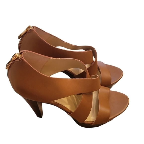 Michael Kors Elena Platform Size 9 NWOB - Picture 2 of 8